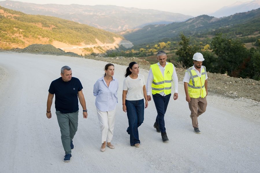 Rruga Berat- Ballaban, avancojnë punimet, Balluku: I aksesueshëm brenda këtij viti